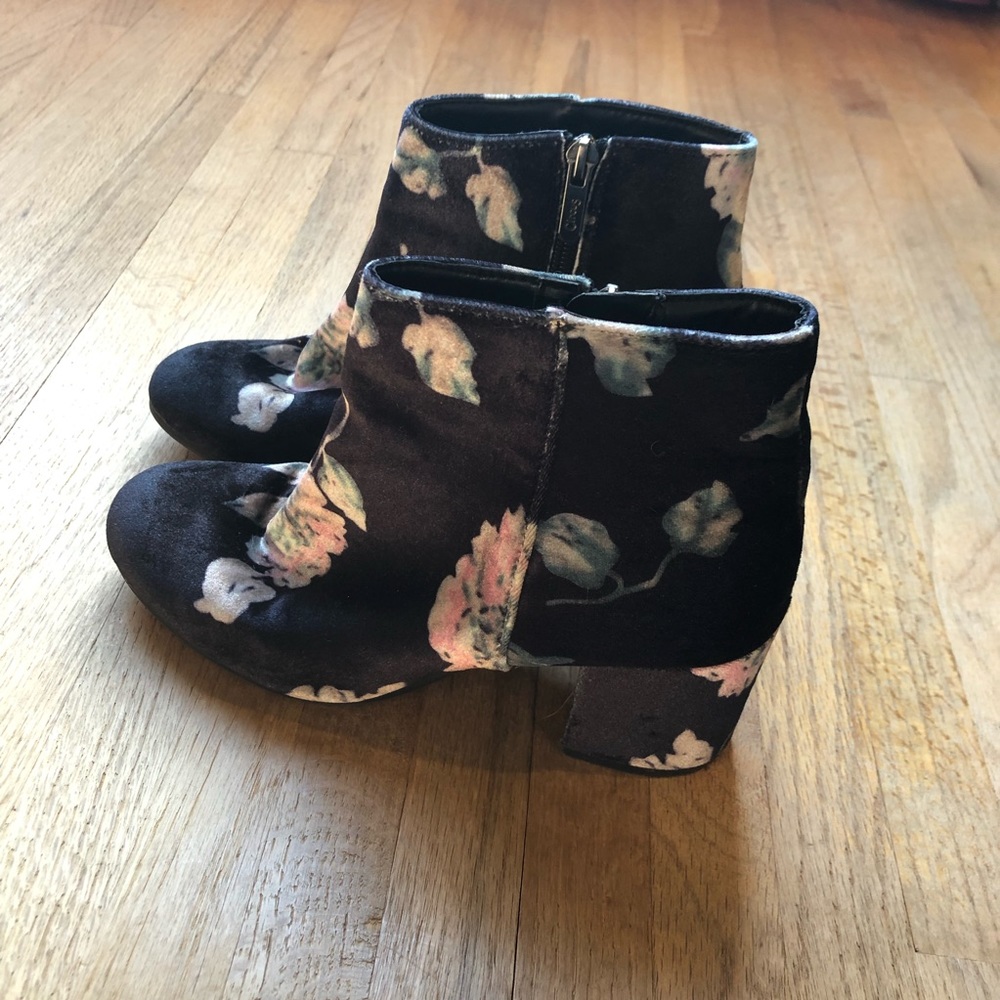 Circus by Sam Edelman velvet Bootie